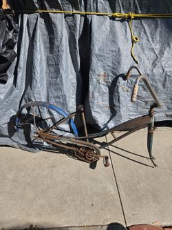 Ladies Vintage Bike  ( missing some parts)