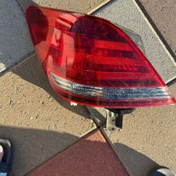 2009-2010 Toyota Avalon Right Side 