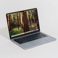 MacBook M4 2025