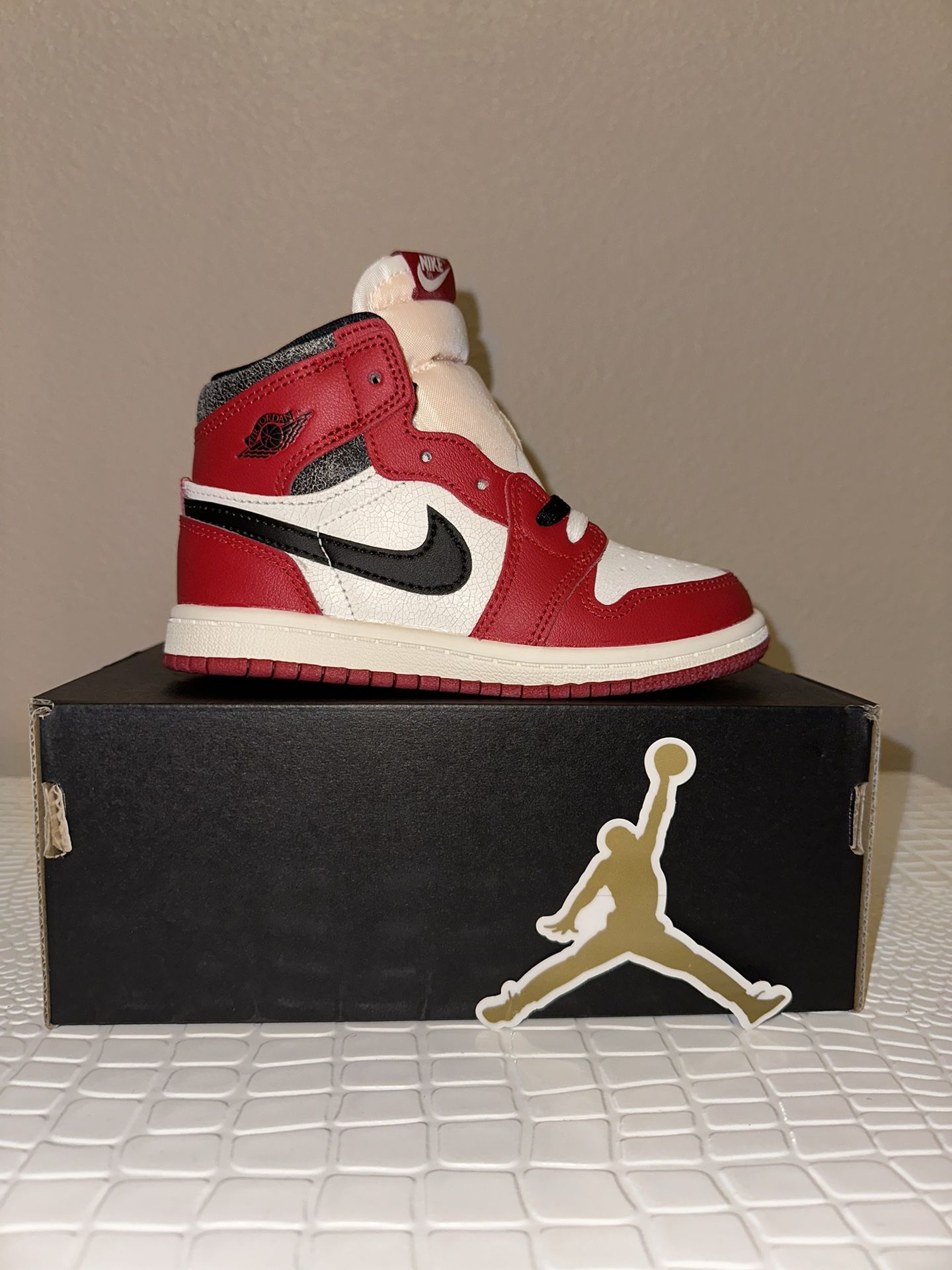 Nike Air Jordan Retro 1 High OG “Lost And Found Chicago” TD Size 10C New