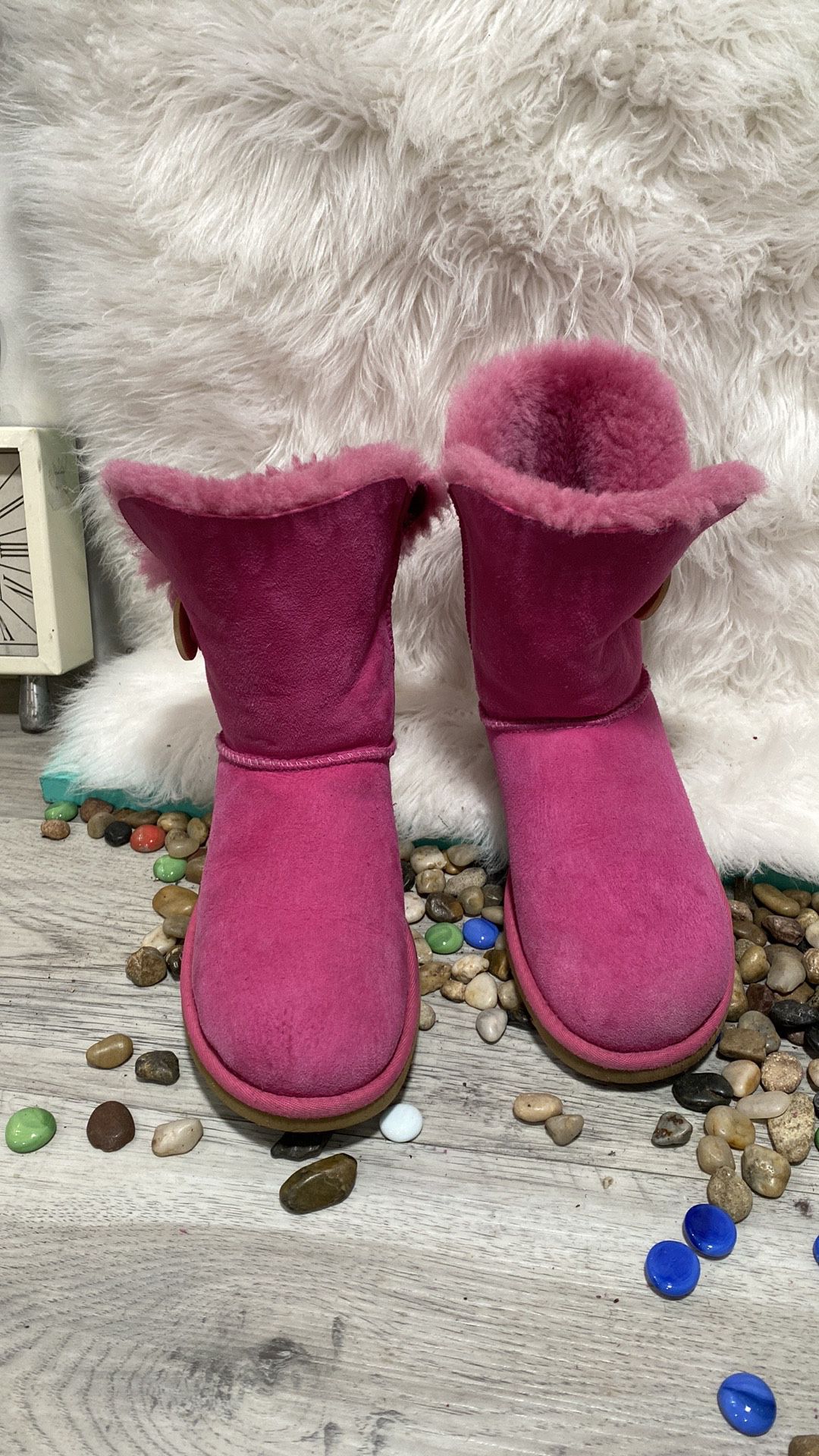Womens UGG Pink BREAST CANCER 1003114 Bailey Button Boots Size 7 LIMITED ED