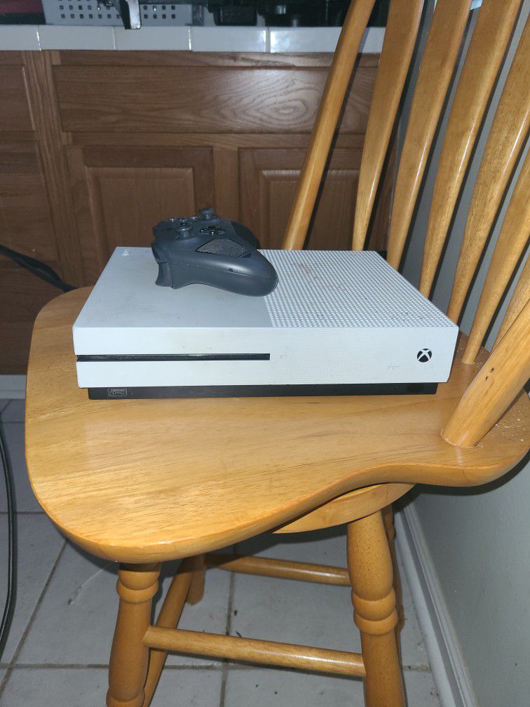 Xbox One S Used
