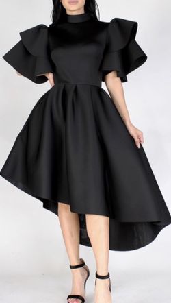 Stunning black dress!!