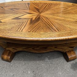 vintage oval oak coffee table L48”*W28”*H17”(address in description)  👇delivery 🚚 available within 15 miles for extra $55 delivery fees Pick up loca