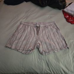 Medium Shorts