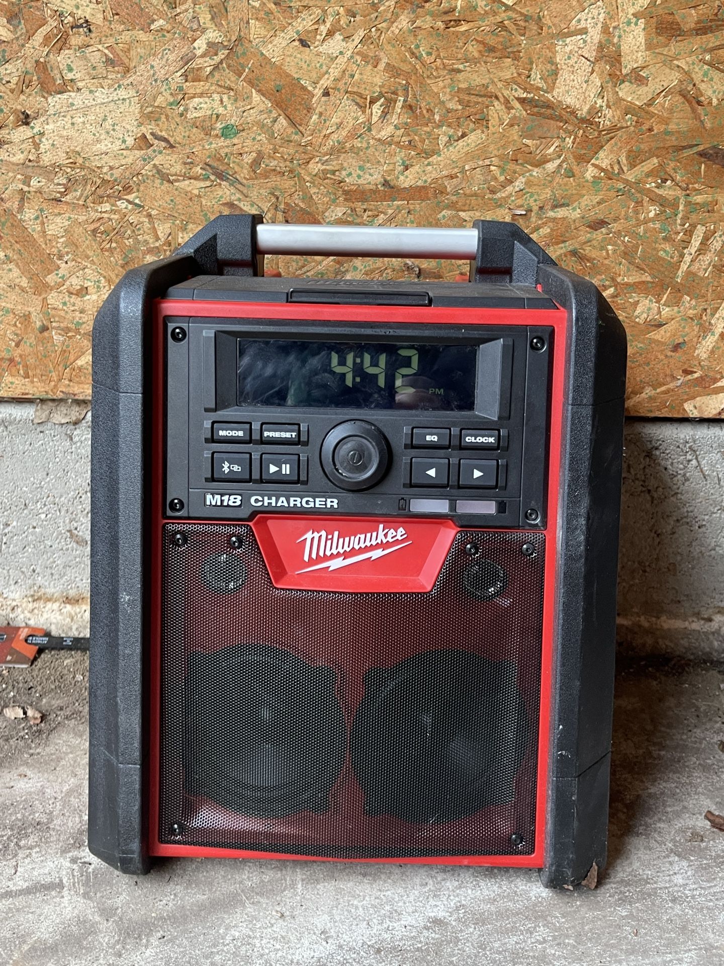 Milwaukee M18 Jobsite Radio + Battery Charger