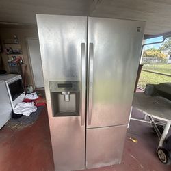 KENMORE - side by side used refrigerator