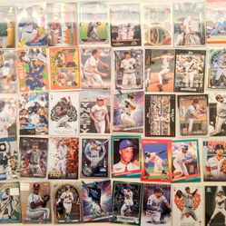 MLB Baseball Cards Lot 
