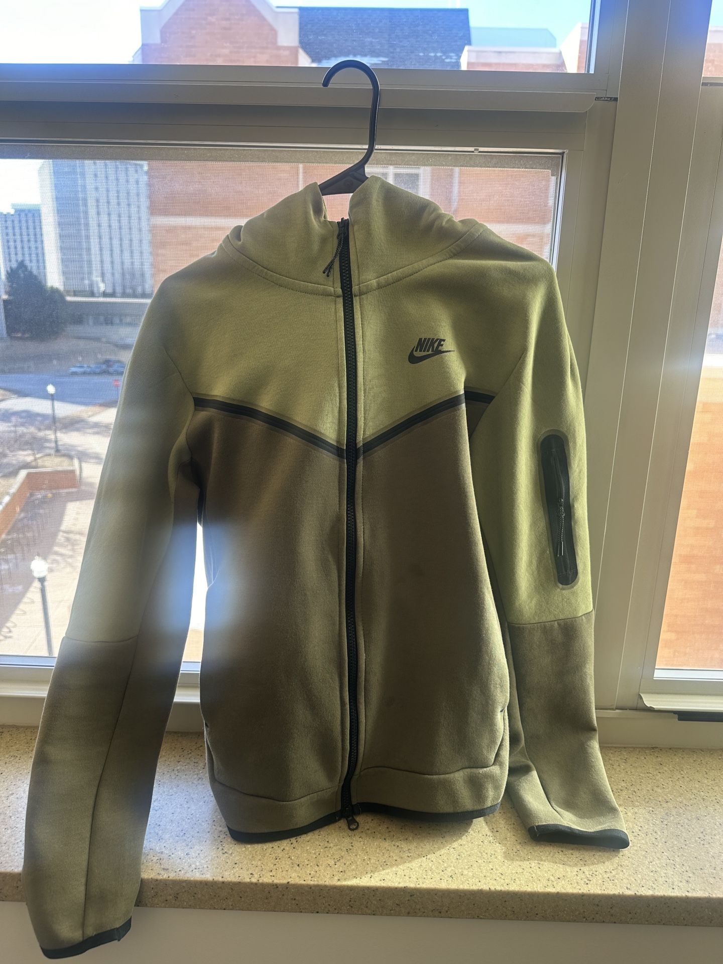 Green Nike Tech Fleece