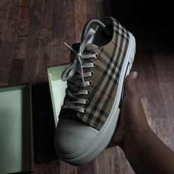 Burberry Shoes 