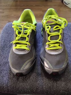 Nike Run Swift 2 Wolf Grey Neon Yellow Athletic Running Shoes Sz 9