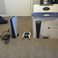 PS5 Disc Bundle 🎮 2 Controllers + Box (Great Condition)