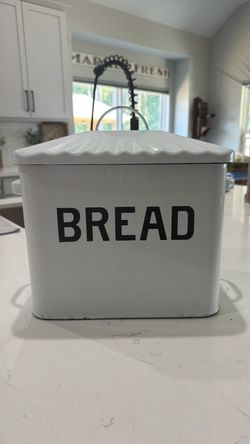 Metal Farmhouse Bread Box