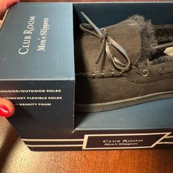 MENS CLUB ROOM Leather SLIPPERS BY MACYS-NEW IN BOX SIZE SMALL-FITS 6 TO 8