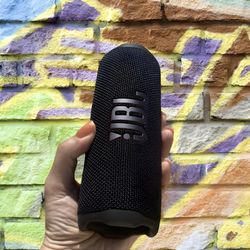 JBL Flip 7 Portable Bluetooth Speaker Waterproof, 18H Playtime, Deep Bass, Brand New