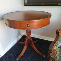 Accent Table 26" In Diameter 