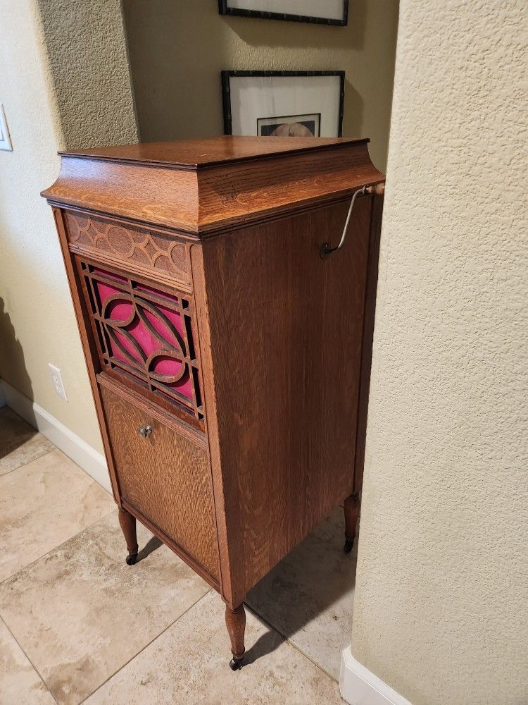 Phonograph Edison Antique