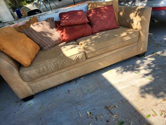 Sofa Free