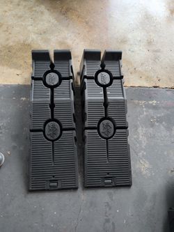 RhinoRamps Car Service Ramps (Pair) - Like New