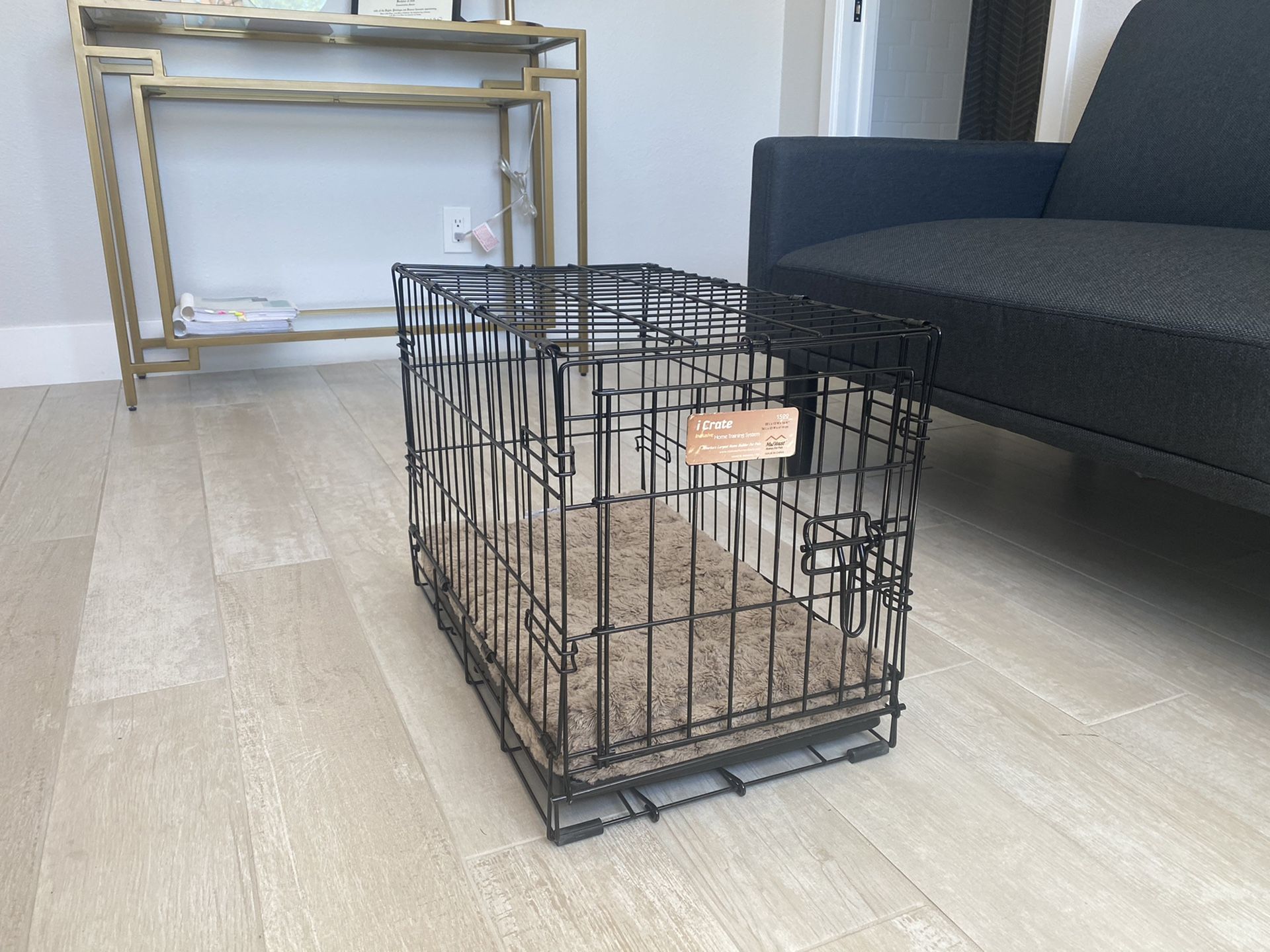 Small Dog Crate w/ Bed Insert