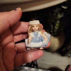 COLLECTIBLE PORCELAIN TINY TOTS DOLL