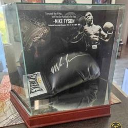 SIGNED MIKE TYSON GLOVE 