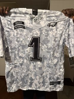Jalen Hurts Jersey Size Large