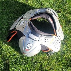 Schutt QB-WR Shoulder Pads Small 16-17"