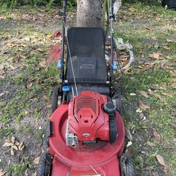 Self Propelled High Wheel Lawn Mower Toro Recycler With SmartStow 22” Cut With A 7.25 HP Engine 