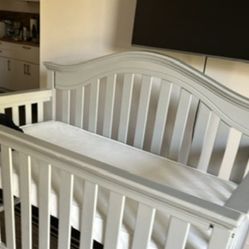 Graco Crib Grey