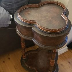 Clover Vintage End Table