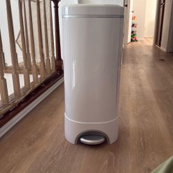 Munchkin Diaper Genie 