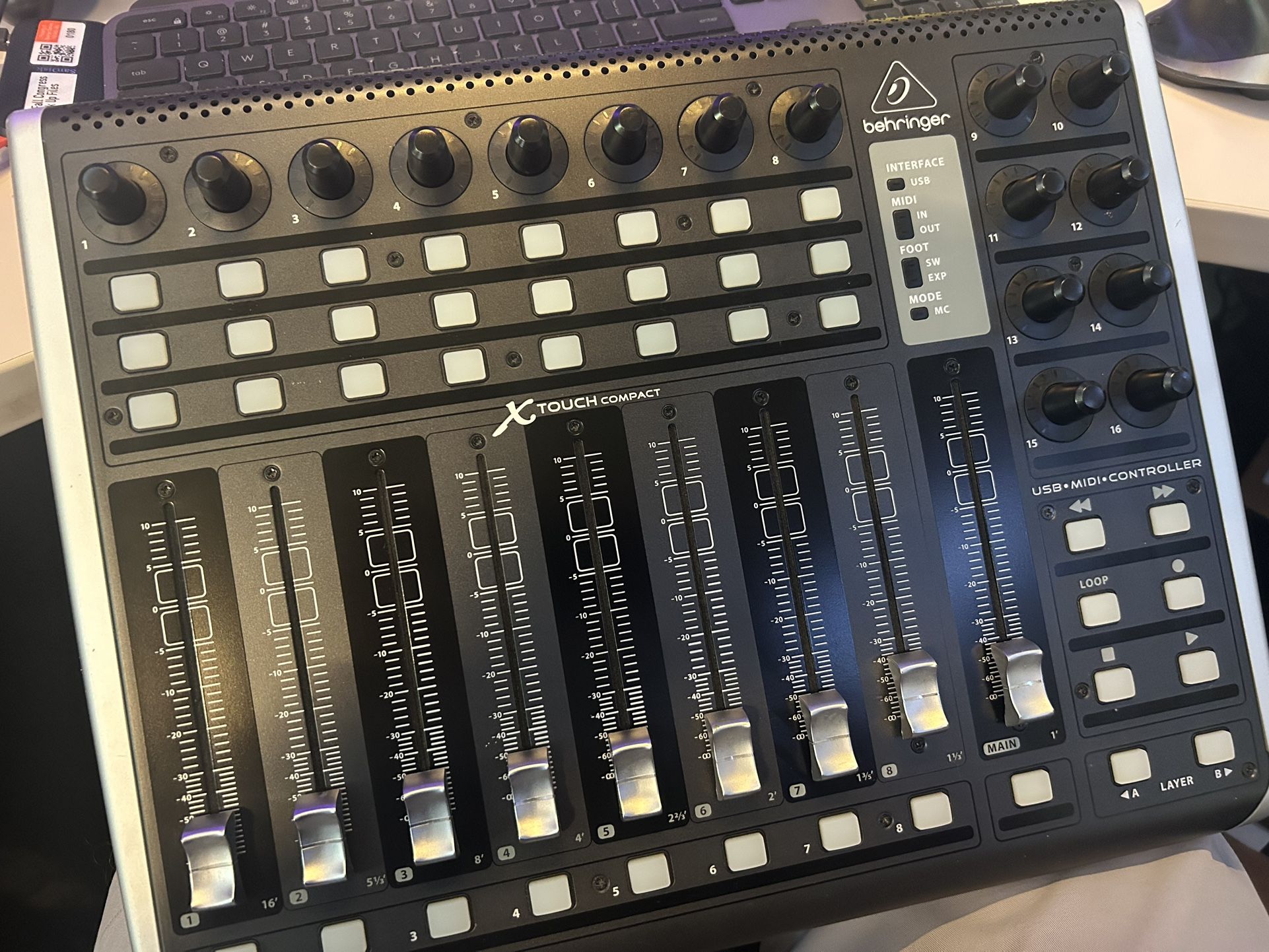 Behringer X-Touch Compact