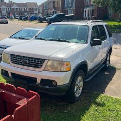 2004 Ford Explorer