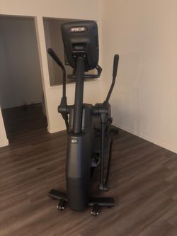 2000 Like New Precor EFX 500 Line Elliptical 18in Stride 300lb Max - University Heights, OH