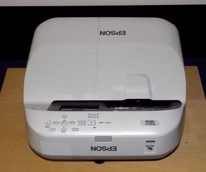 Epson BrightLink 585Wi Interactive LCD Projector – Excellent Condition