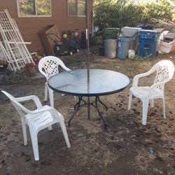 Outdoor Table And Chairs With Umbrella