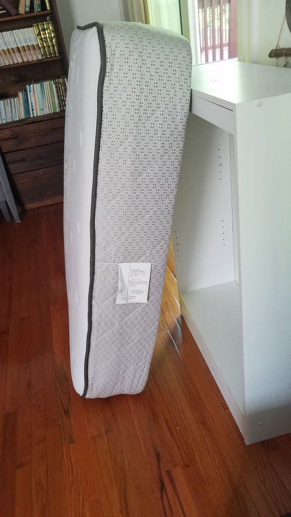 Full size mattress and box spring