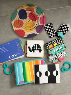 Lovevery Looker Playkit weeks 0-12
