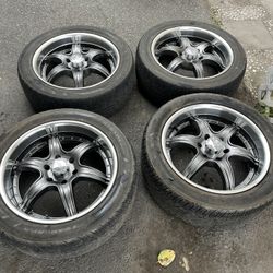 wheels size 20” good condition for silverado or GMC or thaho 6 lugs 