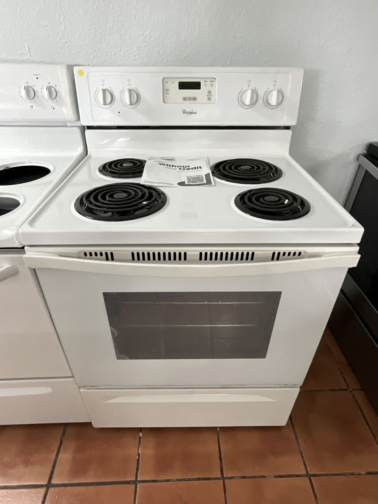 Whirlpool 4 Burner Coil Stove With Warranty.  Delivery Available 