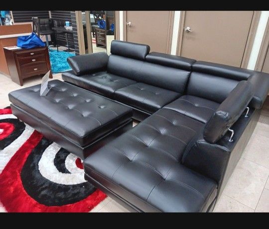 *Now Available!!!*---Low Profile Ibiza Black Leather Sectional Sofa W/Ottoman---Delivery And Financing Available🤠