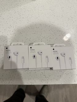 Apple EarPods Lightning Connection