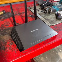 Netgear nighthawk AC750 smart Wi-Fi router model R6700