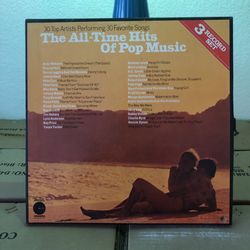 Vintage 3-vinyl record album as in picture 🎶 in very good condition