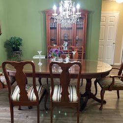 Dining Room Whit Shelf Storage