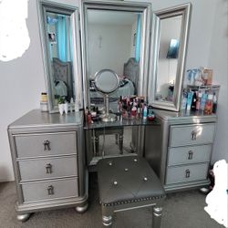 Makeup Vanity 