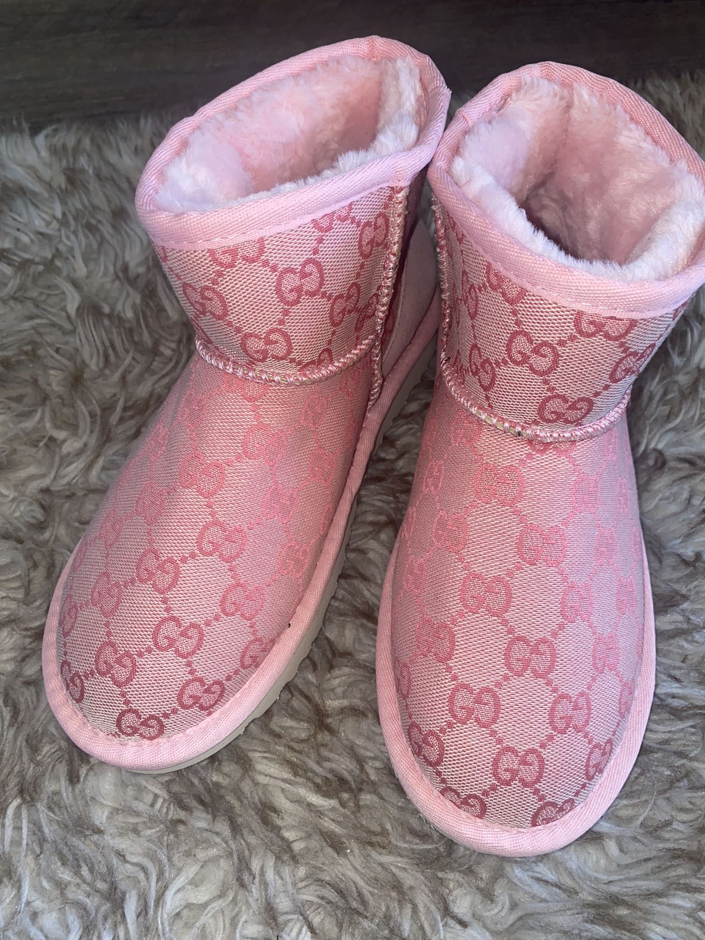 New Ugg Boots Size 7
