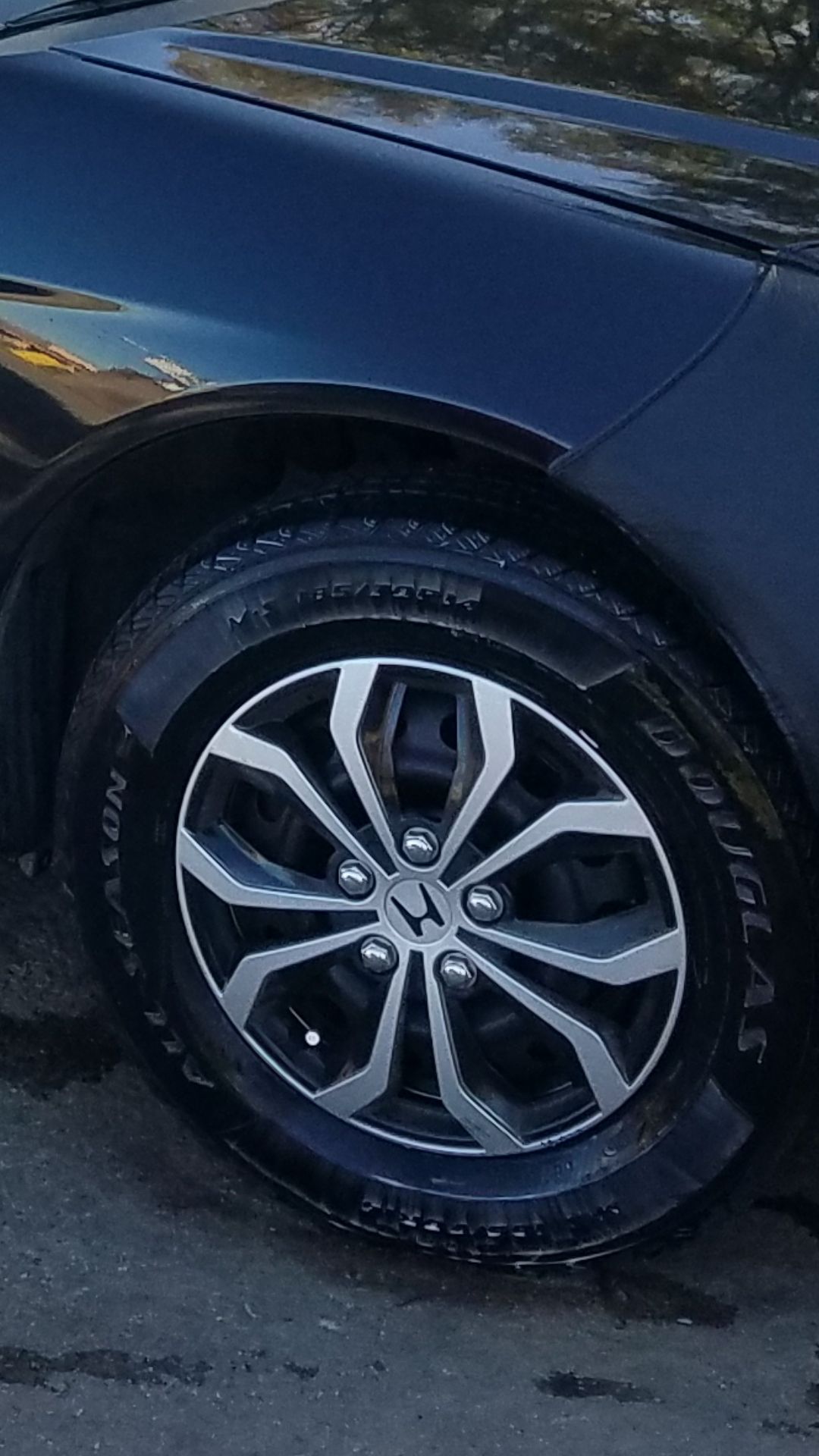 14" hubcap wheel covers. Full set. Paid $50 from Autozone. Selling for $20 firm