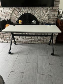 White Desk Excellent Condition